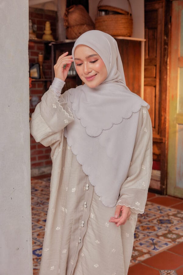 WHITE BEIGE - Image 2