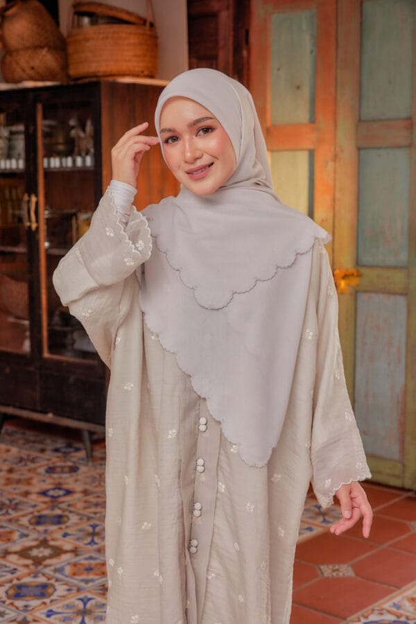WHITE BEIGE - Image 3