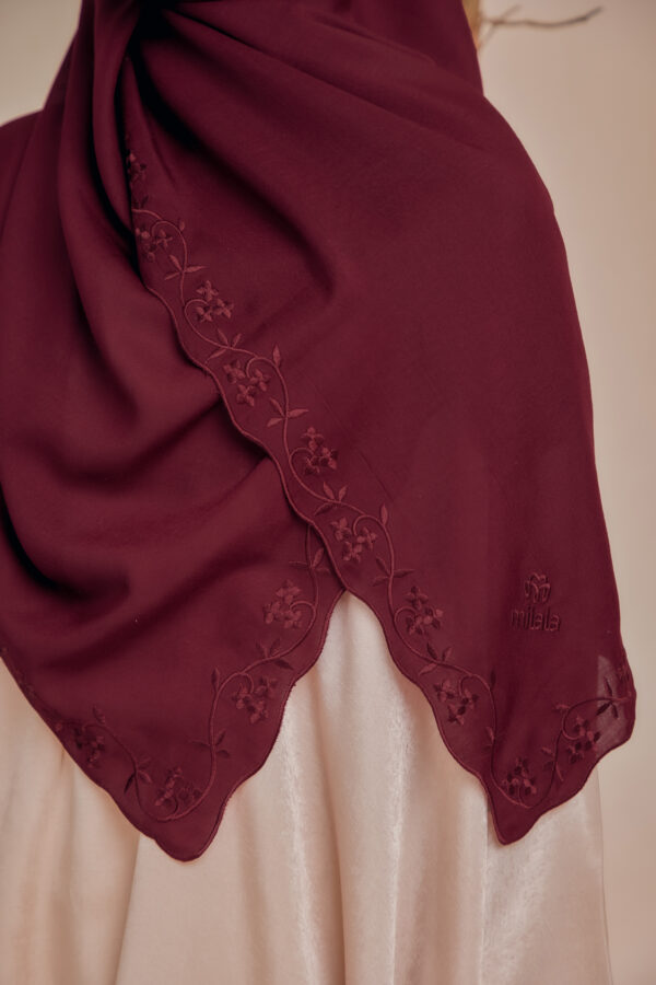MAROON - Image 2
