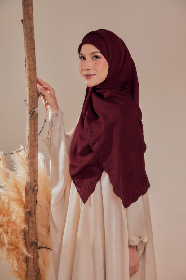 MAROON - Image 3