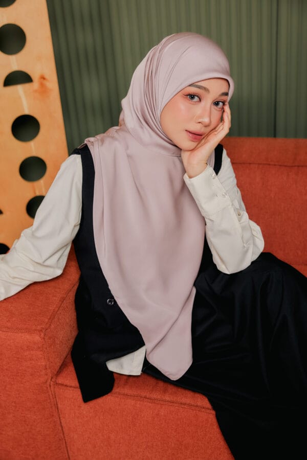 BEIGE - Image 2