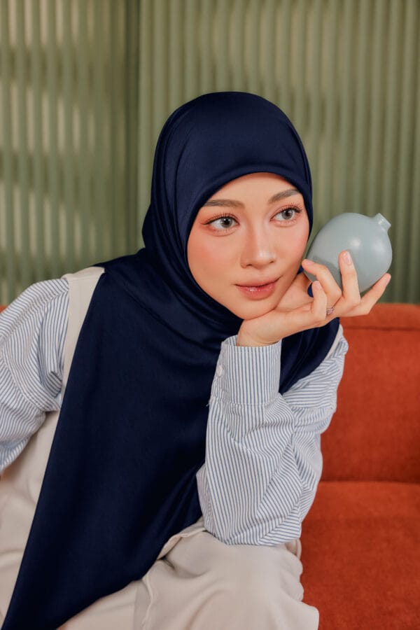 NAVY BLUE - Image 2