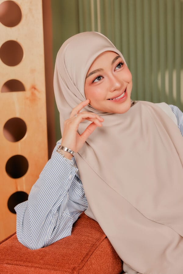 SANDY BROWN - Image 2